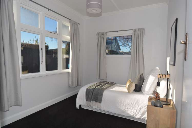 72 Antrim Street Windsor_17