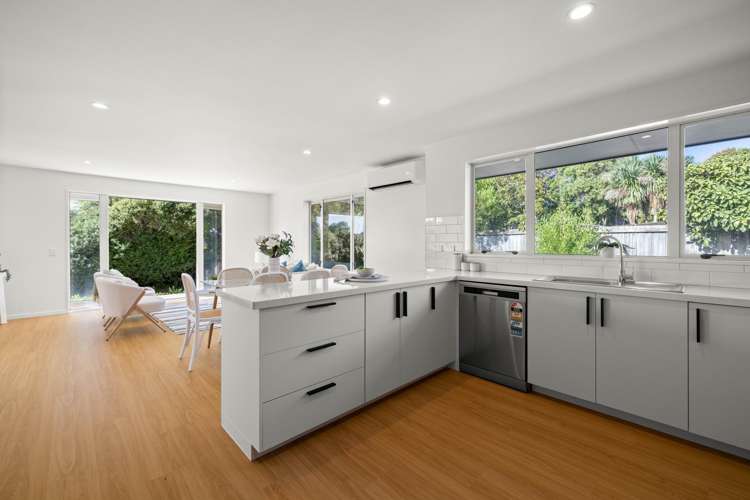 9 Shearwater Drive Woolston_5