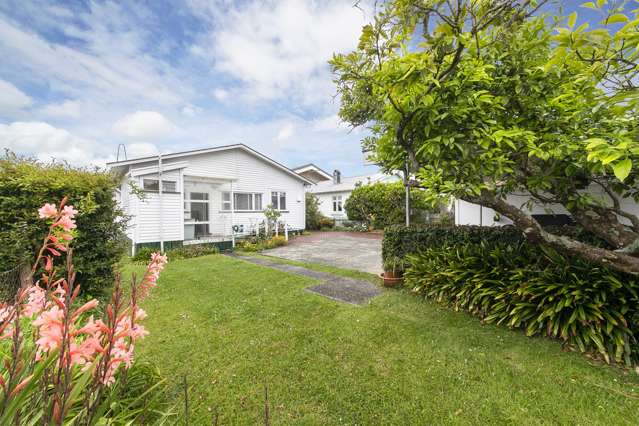 52 Huia Road Point Chevalier_1