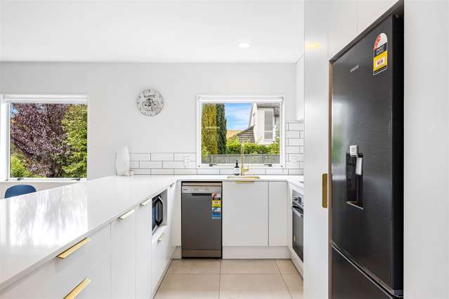 2/100 Rossall Street Merivale_3