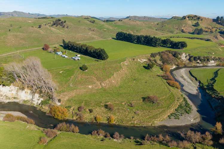120 Okarae Road Rangitikei Surrounds_13