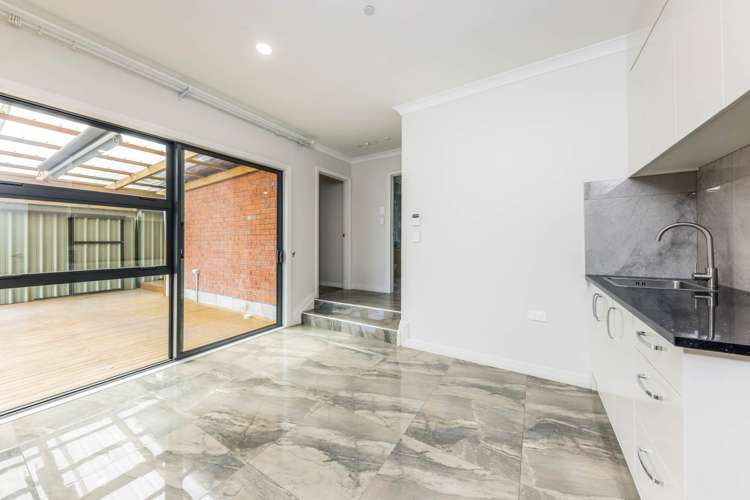 29 Casheltown Way Flat Bush_7