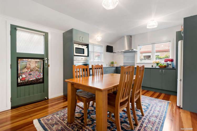 81 Te Atatu Road Te Atatu South_6