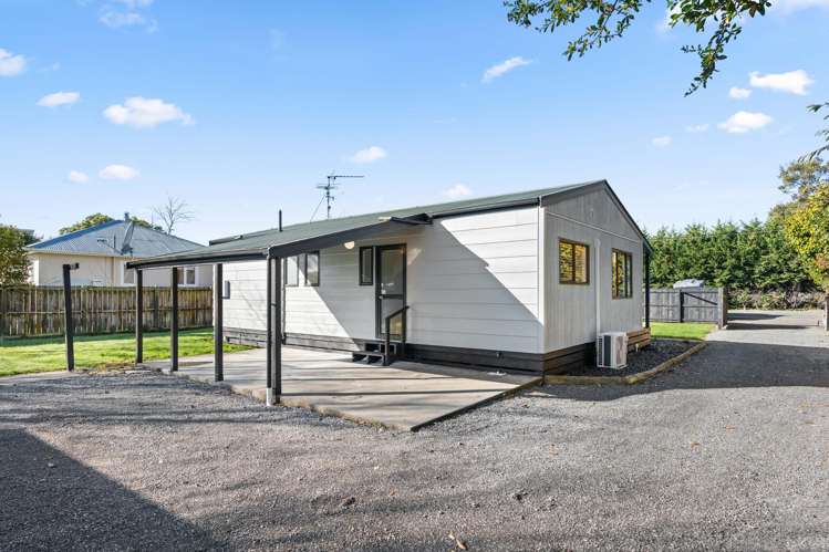 424 High Street South Carterton_16