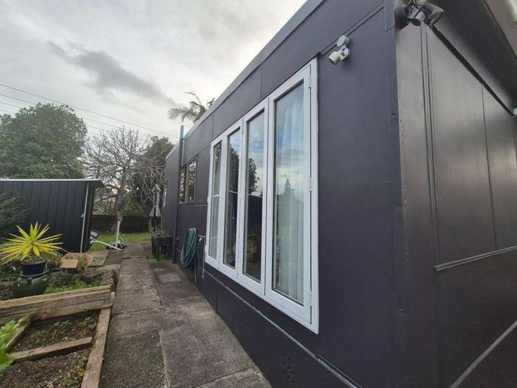 2 Woodglen Road Glen Eden_0