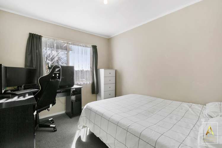 8 Sherpa Place Massey_12