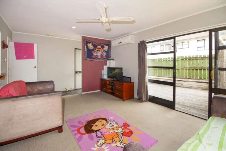 190 Solar Road Glen Eden_13