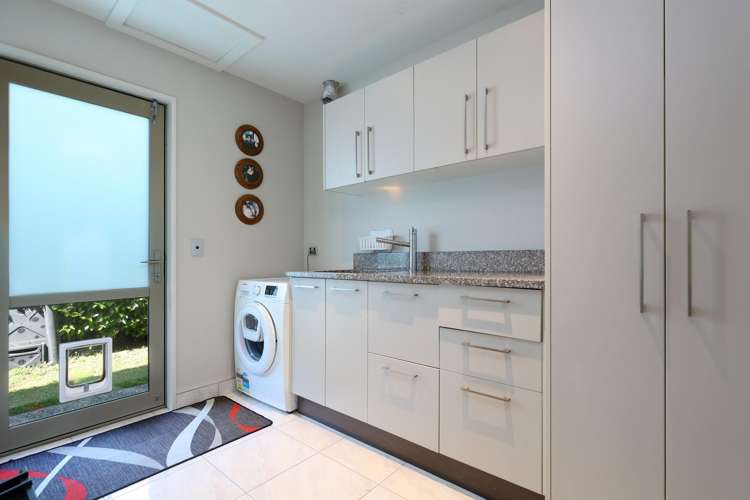 355 Princes Drive Britannia Heights_28