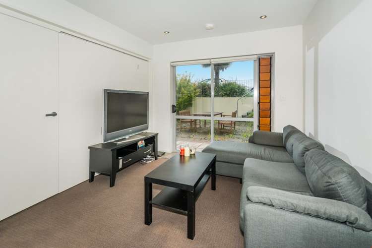 B1/71 Spencer Road Oteha_4