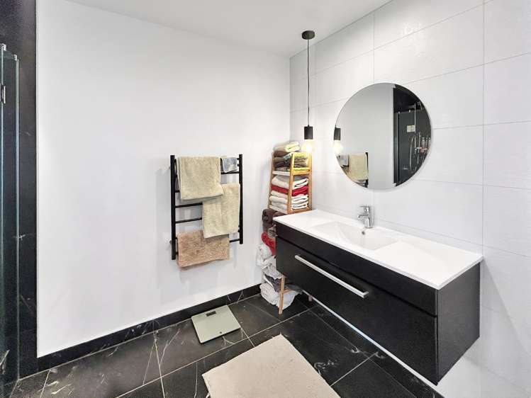2 Gibraltar Way 10930_6