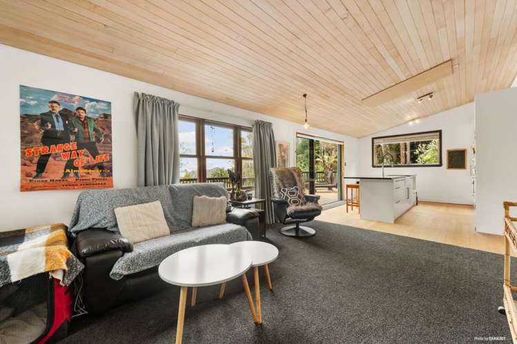 107 Lone Kauri Road Karekare_7