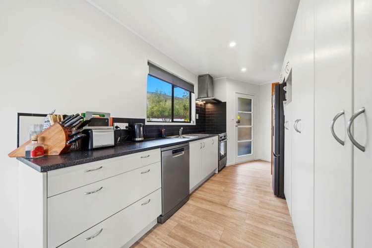 32 Glastron Place_5