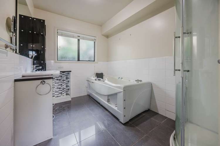 2/12 Santa Monica Place Goodwood Heights_22