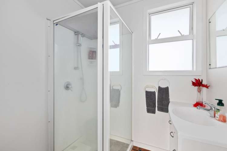 5/55 Apu Crescent Lyall Bay_6