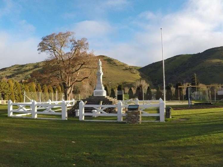 3 Ormaglade Place Millers Flat_3