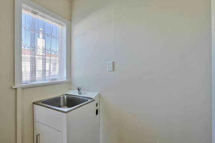34 Oldham Avenue Onekawa_15
