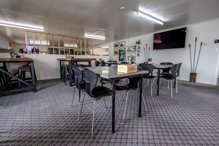 33 Main Road Harihari_31