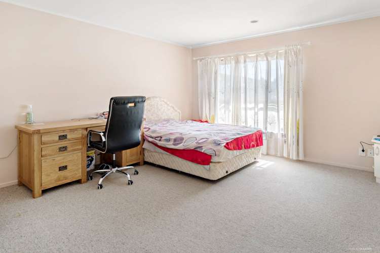 1 Eroni Clarke Close Flat Bush_15