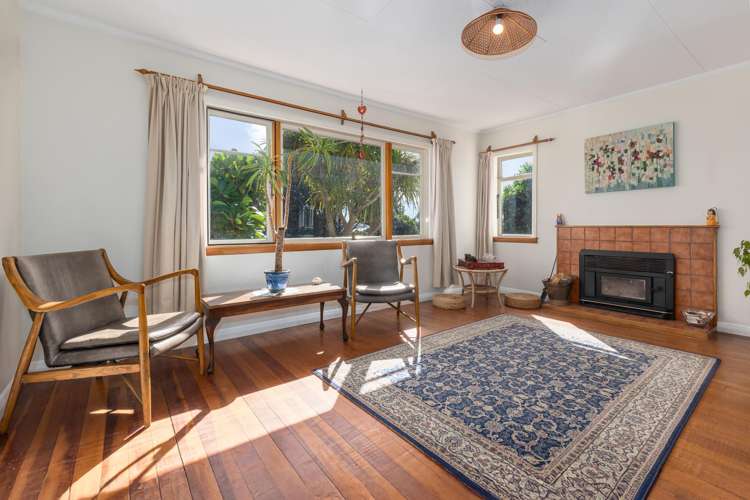 166 Wellington Road Paekakariki_1