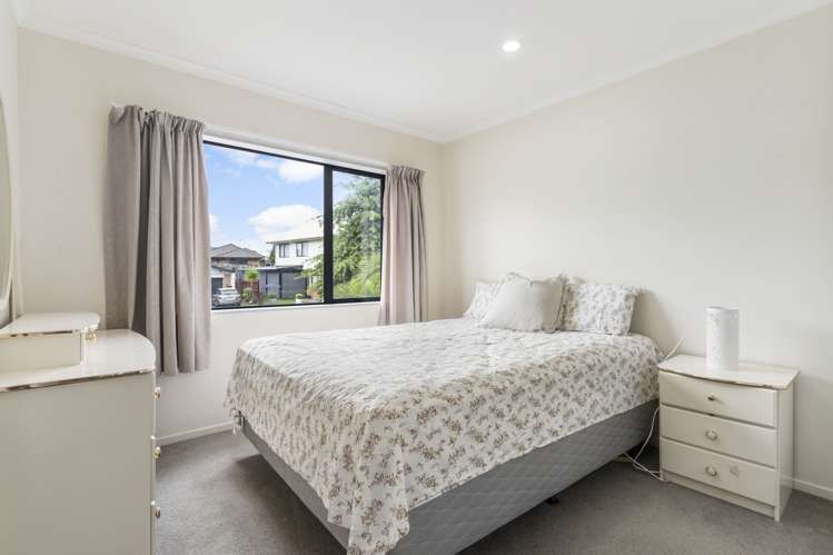 13 Pyramid Place Glen Eden_18