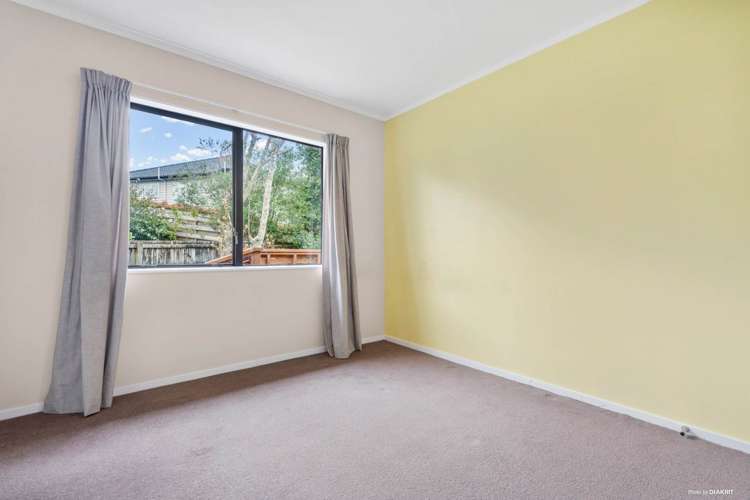 3/7 Duncan Avenue Te Atatu South_8