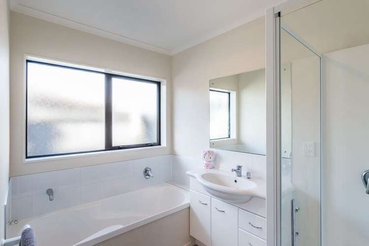 36 Percy Kinsman Crescent Riverstone Terraces_15