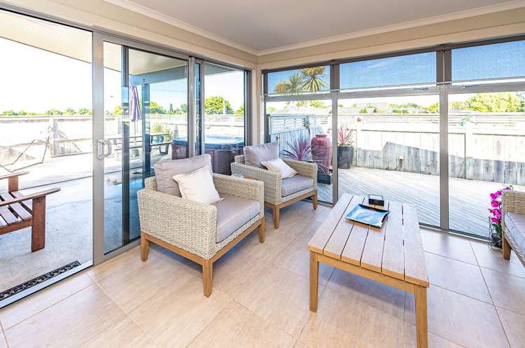 4 Lithgow Drive Otamatea_5