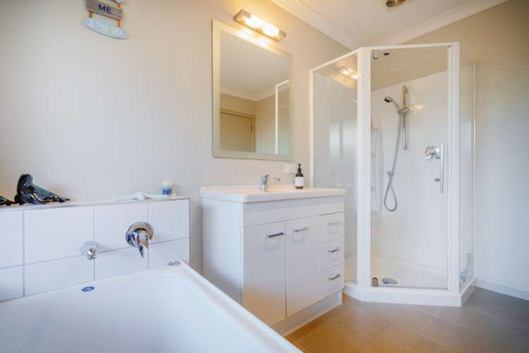 75 Cholmondeley Crescent Whitianga_24