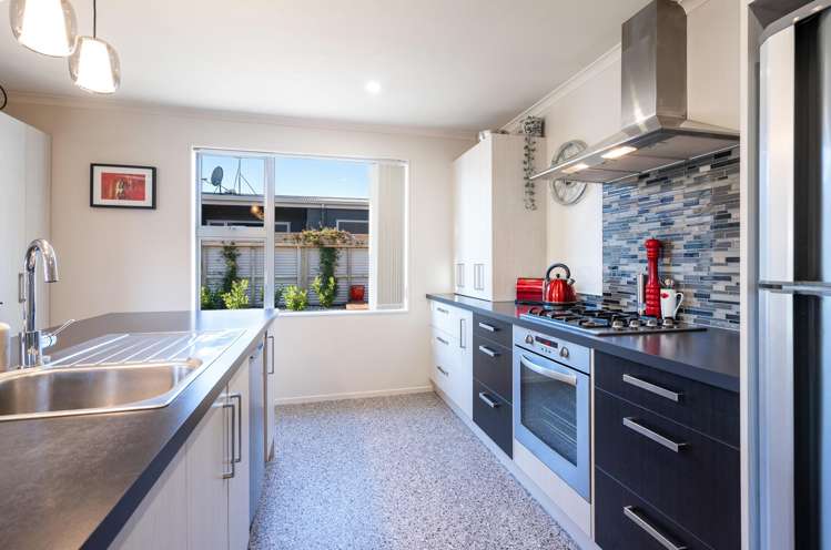 8 Gershwin Grove Stoke_6