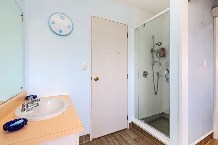 1242 Louie Street Parkvale_14