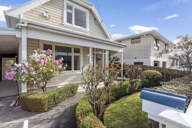 Charming St Clair Coastal Retreat