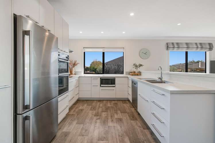 7 Raabia Close Parakai_11
