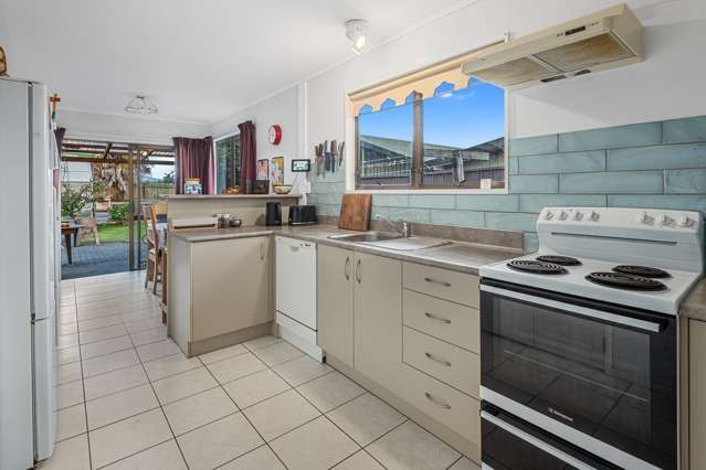 12 Cypress Gardens Place Onerahi_4