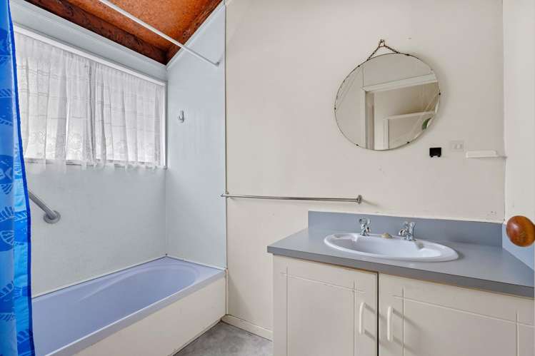 9A Logan Place Te Kamo_10