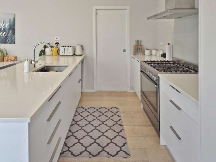27 Charleston Avenue 2652_2