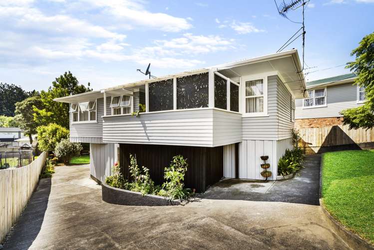 8 Huruhuru Road Massey_1