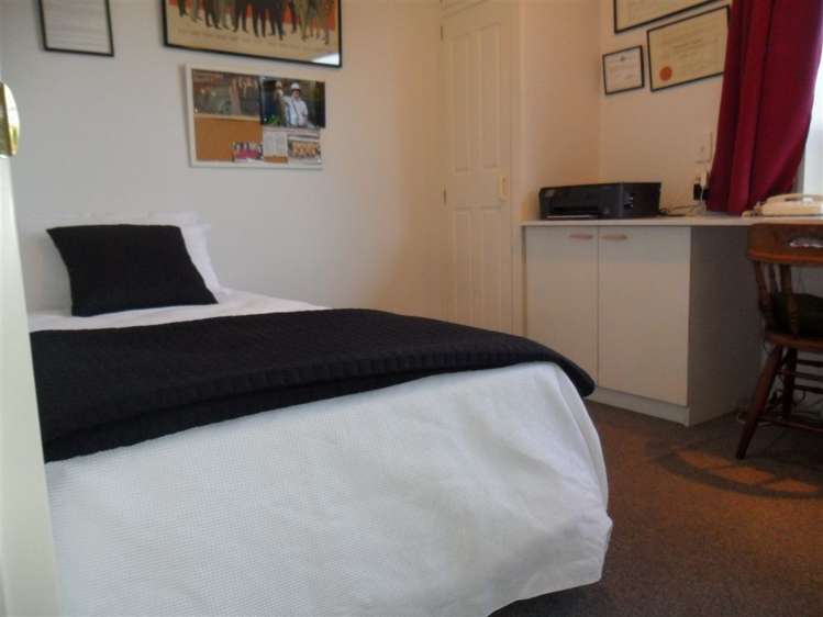 3 Falcon Drive Allenton_16