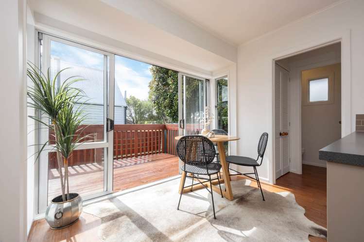1/12 Neil Avenue Te Atatu Peninsula_8