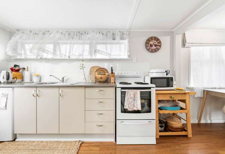 25 Penton Road Stanmore Bay_13