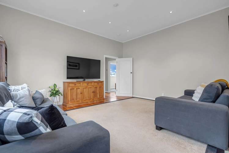 63 Commissariat Road Mount Wellington_5