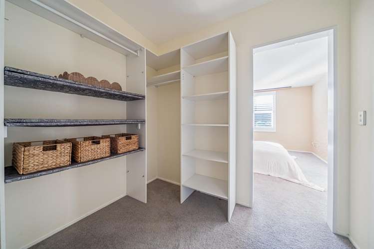 70 Saddleback Grove Karori_15
