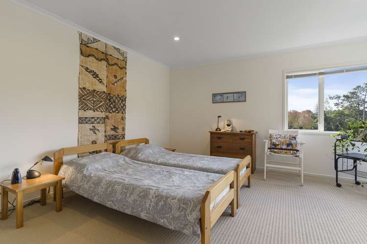 17 Oruamo Place Beach Haven_10