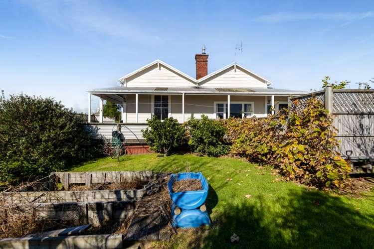 2 Broadway Waitara_33