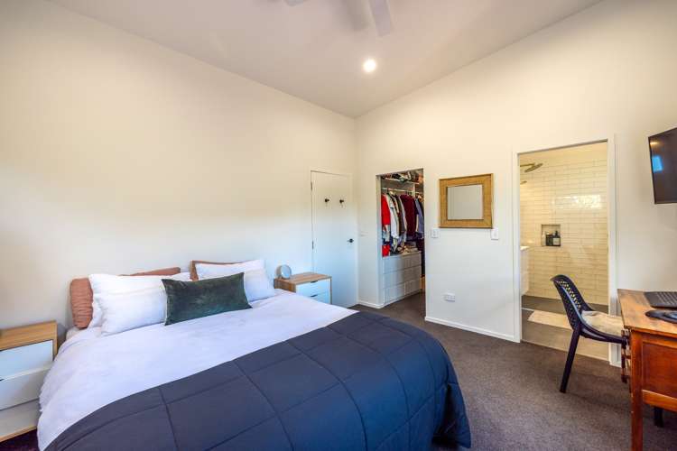 52 Calais Terrace Ostend_17