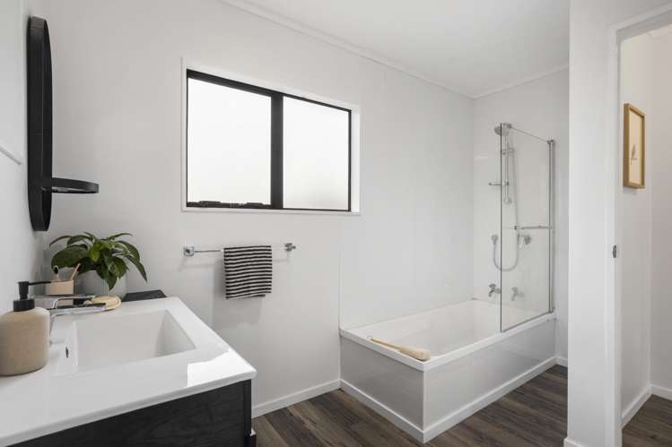 2/6 Newcastle Terrace Mount Albert_9