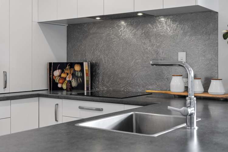 8 Bathurst Crescent Pyes Pa_6