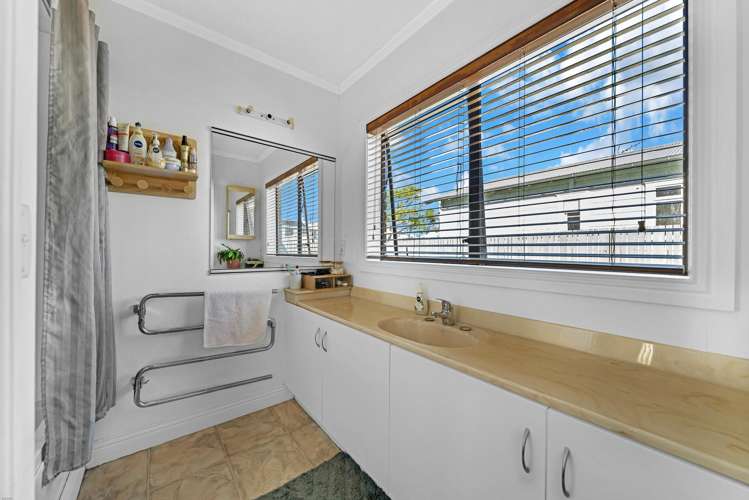 112 Edinburgh Street Pukekohe_12