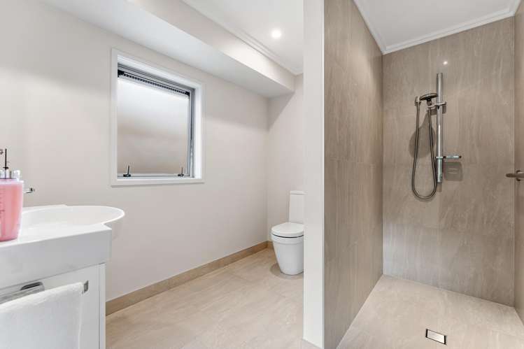 7 Laurie Street Red Beach_15