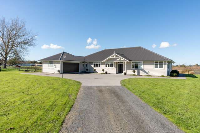 Modern Country Living on 1.26ha in Te Kowhai