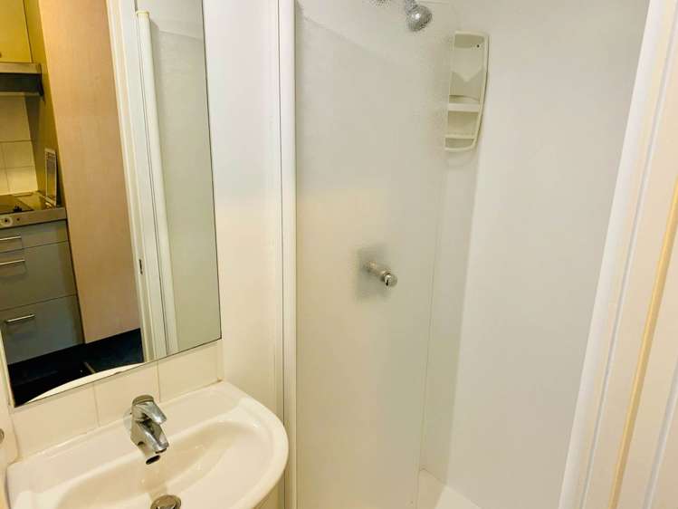 204/133 Beach Road Auckland Central_4